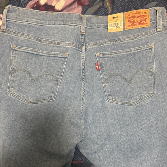 Levi's Women's 311 mid rise shaping skinny Jeans - Picture 4 of 6